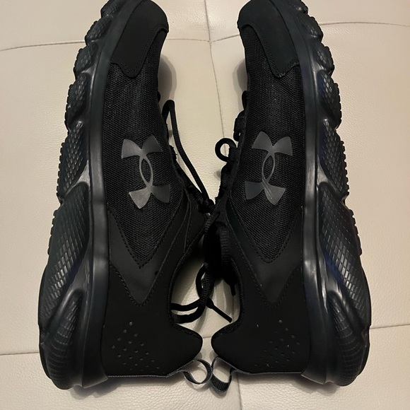 MENS Under Armour sneakers Size 12 - Picture 8 of 8